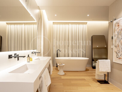 Villa Miura – Contemporary Villa on the New Golden Mile