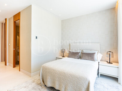 Villa Miura – Contemporary Villa on the New Golden Mile