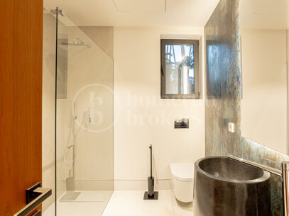 Villa Miura – Contemporary Villa on the New Golden Mile