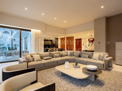 Villa Miura – Contemporary Villa on the New Golden Mile