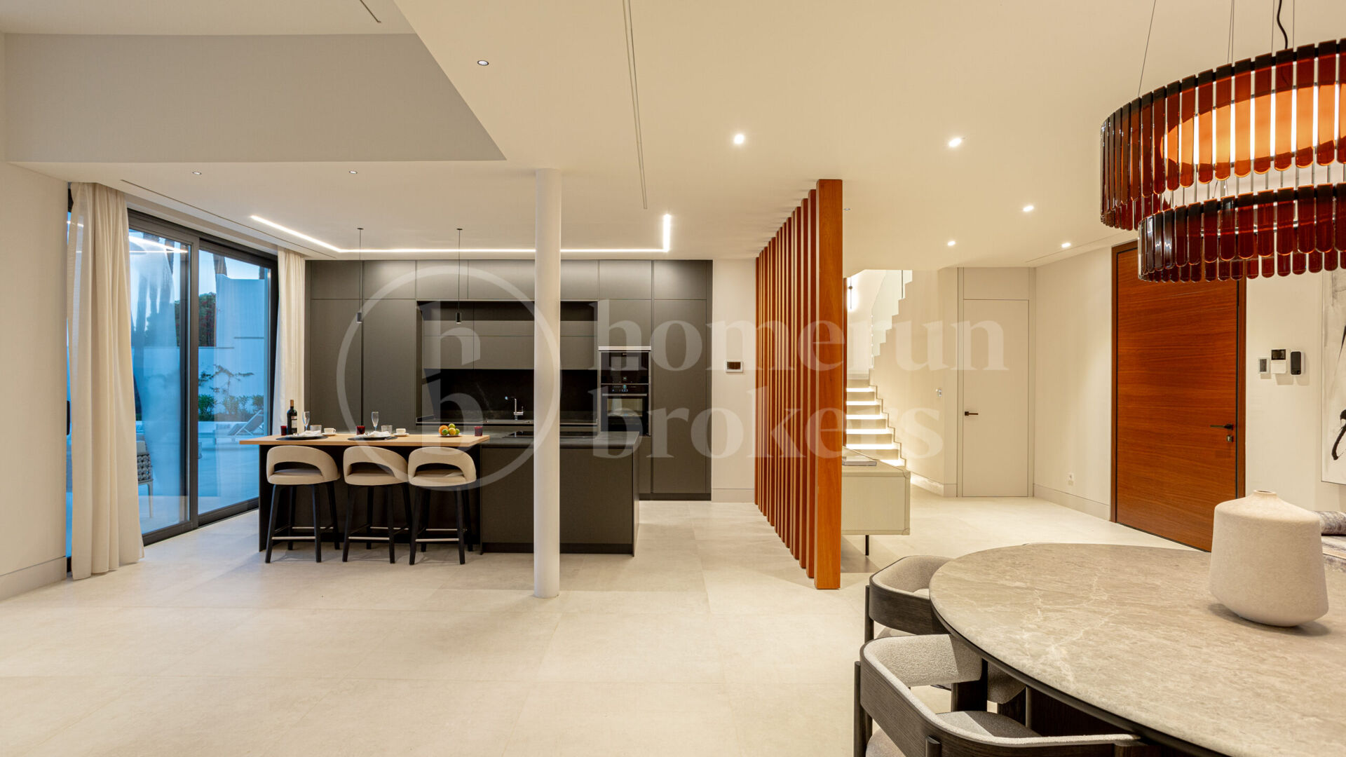 Villa Miura – Contemporary Villa on the New Golden Mile