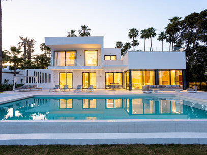 Villa Miura – Contemporary Villa on the New Golden Mile