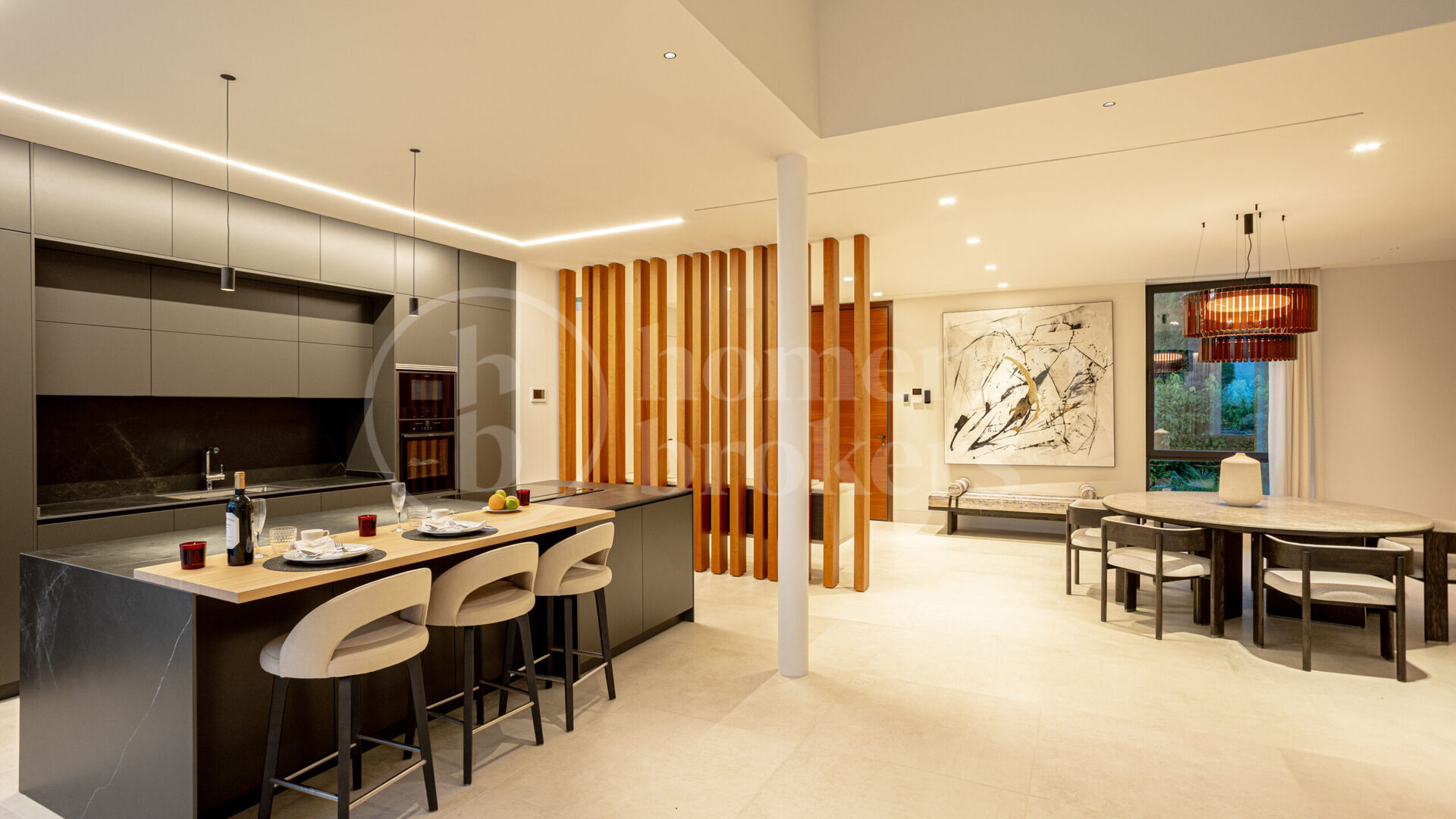 Villa Miura – Contemporary Villa on the New Golden Mile
