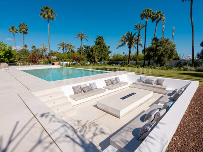 Villa Miura – Contemporary Villa on the New Golden Mile