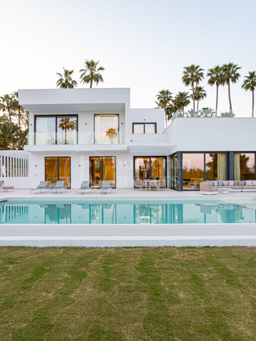 Villa Miura – Contemporary Villa on the New Golden Mile