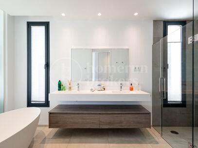 Villa Belfry - Modern Villa with Golf Views in El Campanario