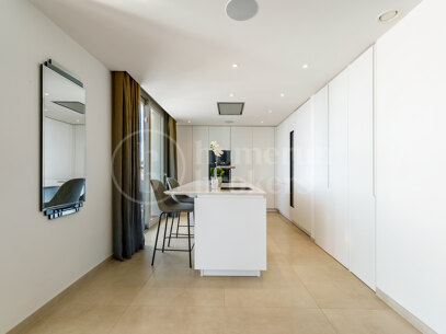 Penthouse Nine Lions - Luxury Duplex Penthouse with Sea Views