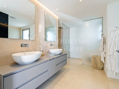Penthouse Nine Lions - Luxury Duplex Penthouse with Sea Views