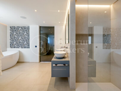 Penthouse Nine Lions - Luxury Duplex Penthouse with Sea Views