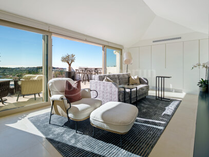 Penthouse Nine Lions - Luxury Duplex Penthouse with Sea Views