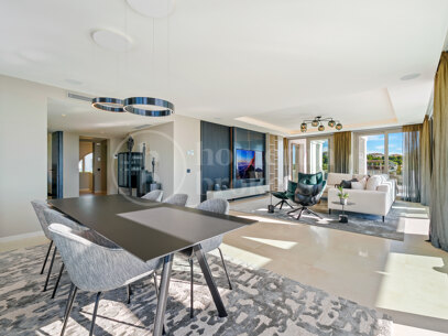 Penthouse Nine Lions - Luxury Duplex Penthouse with Sea Views