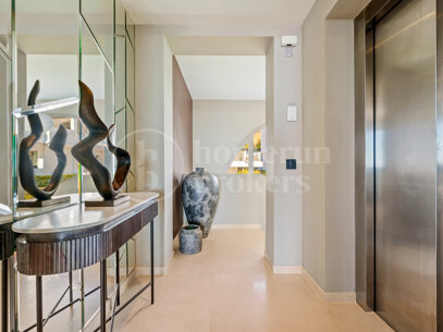 Penthouse Nine Lions - Luxury Duplex Penthouse with Sea Views