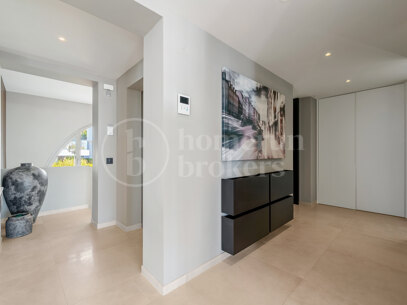 Penthouse Nine Lions - Luxury Duplex Penthouse with Sea Views