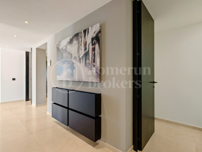 Penthouse Nine Lions - Luxury Duplex Penthouse with Sea Views