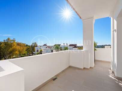 Penthouse Nine Lions - Luxury Duplex Penthouse with Sea Views