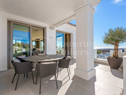 Penthouse Nine Lions - Luxury Duplex Penthouse with Sea Views