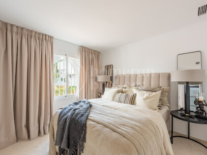 Casa Lila - Beachfront Townhouse in Marbella Golden Mile