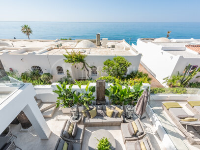 Casa Lila - Beachfront Townhouse in Marbella Golden Mile