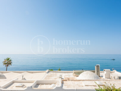 Casa Lila - Beachfront Townhouse in Marbella Golden Mile