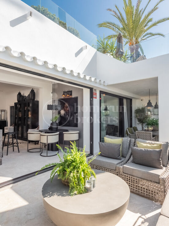 Casa Lila - Beachfront Townhouse in Marbella Golden Mile