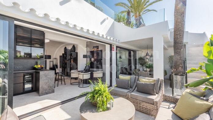 Casa Lila - Beachfront Townhouse in Marbella Golden Mile