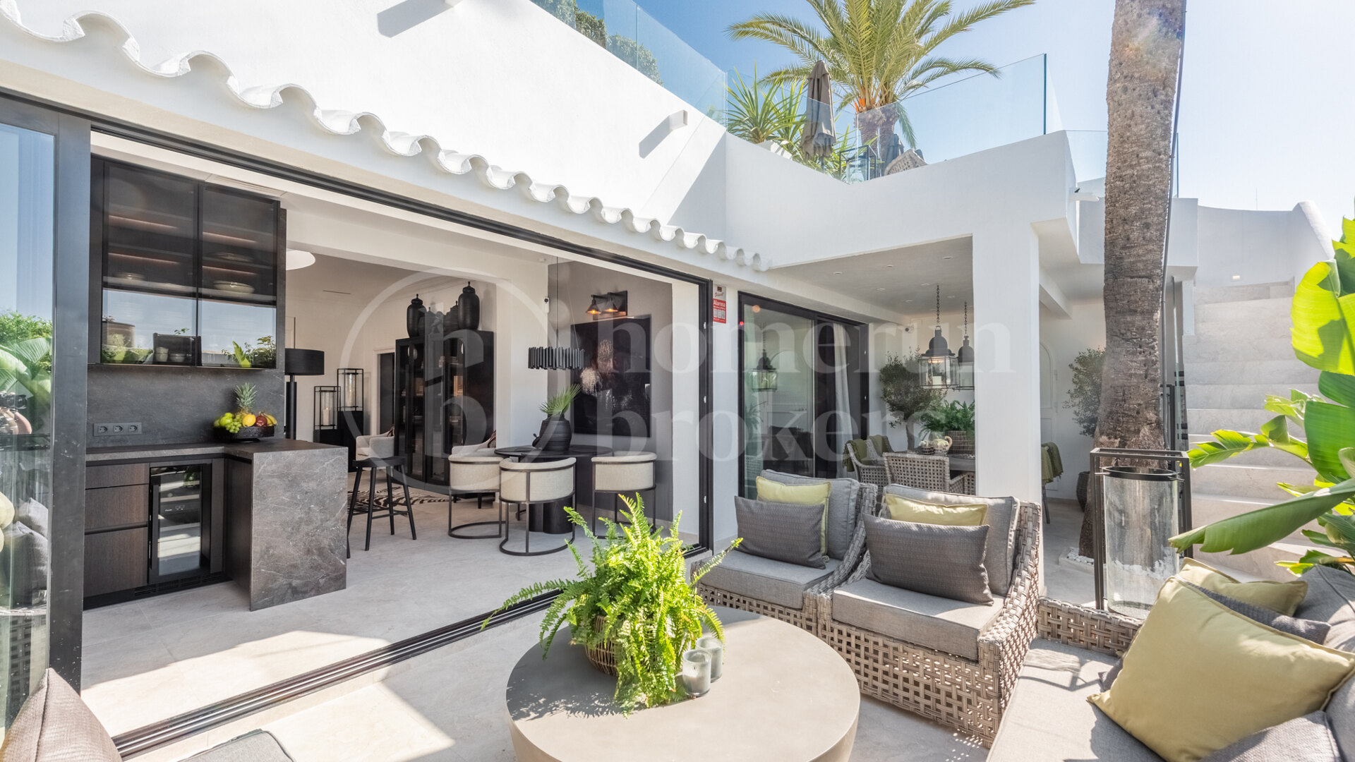 Casa Lila - Beachfront Townhouse in Marbella Golden Mile