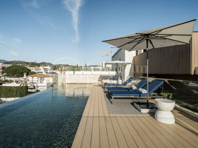 Villa Dunique - Arquitectural Elegance with Panoramic Sea Views