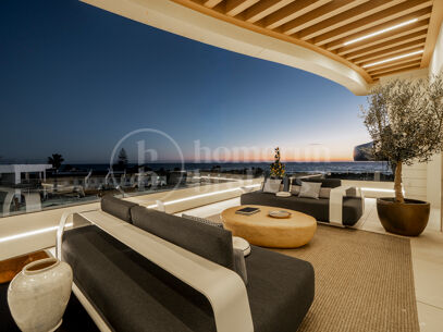 Villa Dunique - Arquitectural Elegance with Panoramic Sea Views