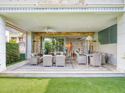 Casa Grace - Semi-Detached 5 Bedrooms Townhouse in Marbella Golden MIle