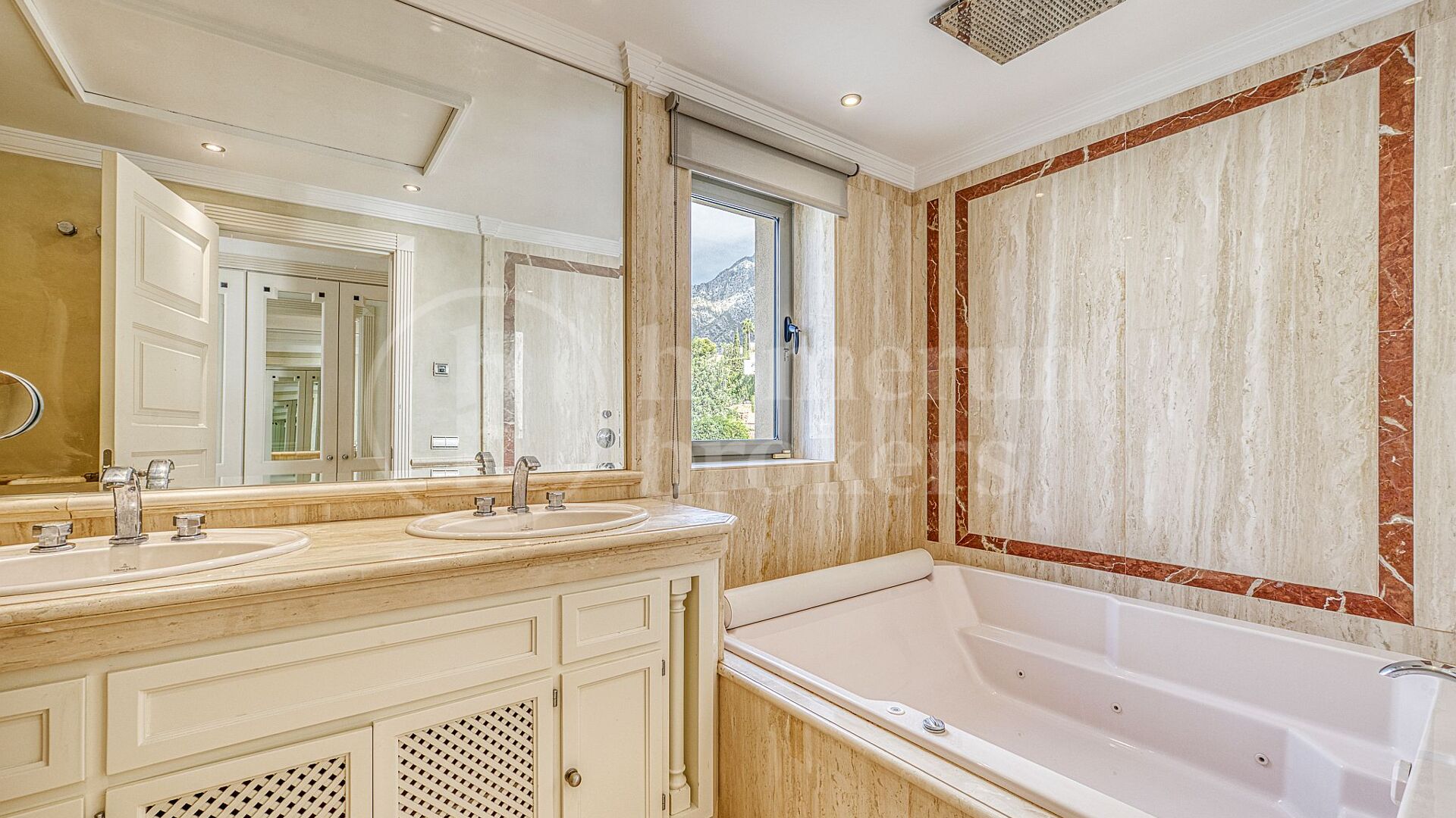 Casa Grace - Semi-Detached 5 Bedrooms Townhouse in Marbella Golden MIle