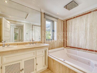 Casa Grace - Semi-Detached 5 Bedrooms Townhouse in Marbella Golden MIle