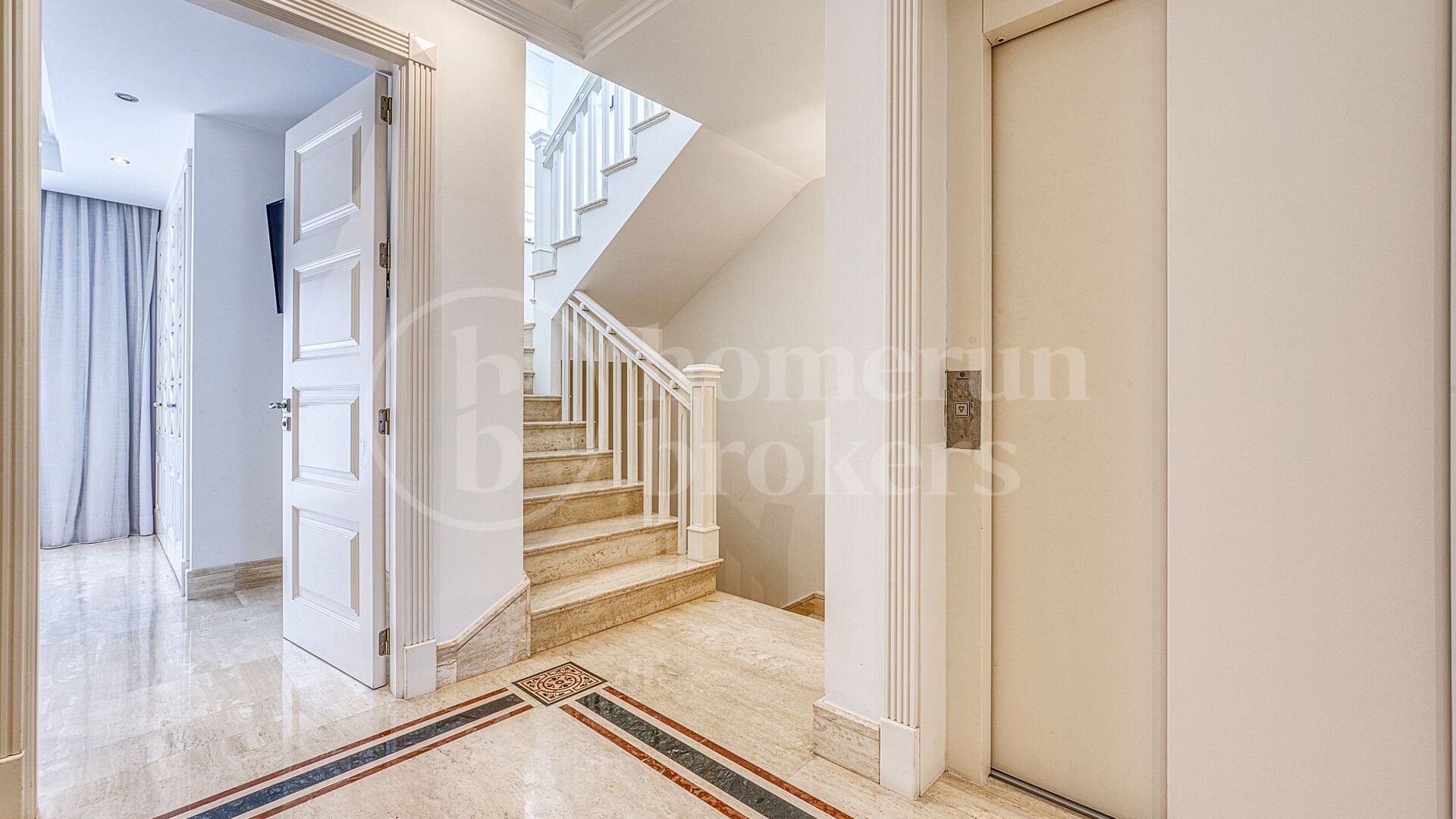 Casa Grace - Semi-Detached 5 Bedrooms Townhouse in Marbella Golden MIle