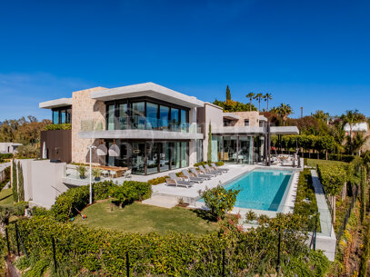 The Hills Twelve - Luxury 7-Bedroom Contemporary Villa La Quinta