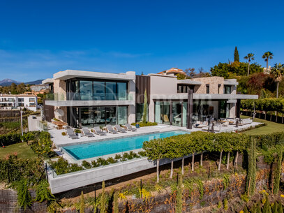 The Hills Twelve - Luxury 7-Bedroom Contemporary Villa La Quinta