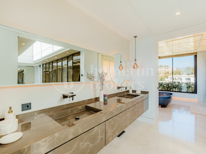 The Hills Twelve - Luxury 7-Bedroom Contemporary Villa La Quinta