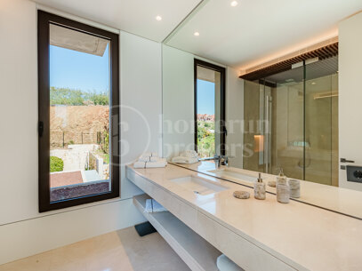 The Hills Twelve - Luxury 7-Bedroom Contemporary Villa La Quinta