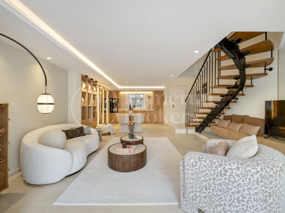 Casa Romano Heights - Luxury Townhouse within walking distance to Puente Romano