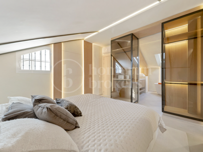 Casa Romano Heights - Luxury Townhouse within walking distance to Puente Romano