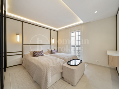 Casa Romano Heights - Luxury Townhouse within walking distance to Puente Romano