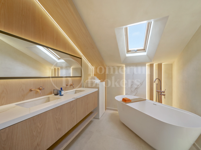 Casa Romano Heights - Luxury Townhouse within walking distance to Puente Romano