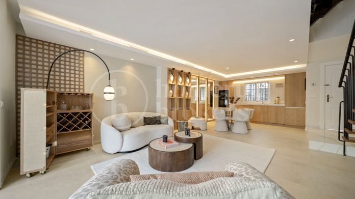 Casa Romano Heights - Luxury Townhouse within walking distance to Puente Romano