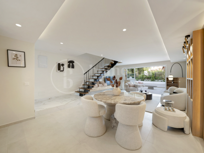 Casa Romano Heights - Luxury Townhouse within walking distance to Puente Romano