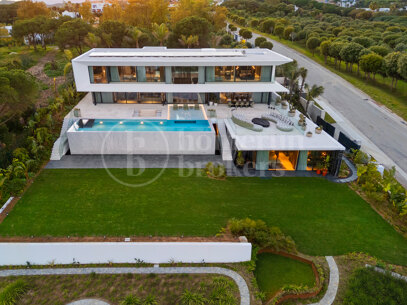 Villa Aldebaran - Luxury Villa with Golf and Sea Views