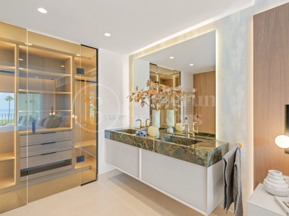 Apartment Valerin - Renovated Beacfront Apartment in Estepona