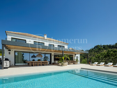 Villa Bellevue - Luxury 6 bed villa with sea views Benahavis