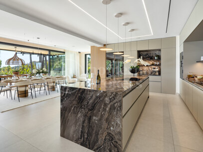 Villa Bellevue - Luxury 6 bed villa with sea views Benahavis