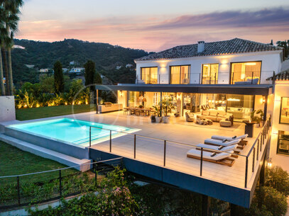 Villa Bellevue - Luxury 6 bed villa with sea views Benahavis