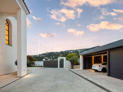 Villa Bellevue - Luxury 6 bed villa with sea views Benahavis