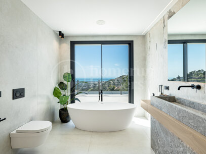 Villa Bellevue - Luxury 6 bed villa with sea views Benahavis