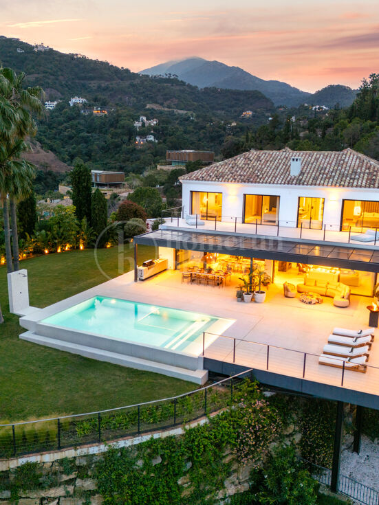 Villa Bellevue - Luxury 6 bed villa with sea views Benahavis